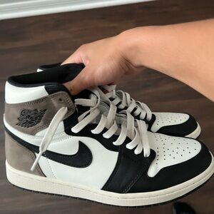 Jordan 1 Mochas